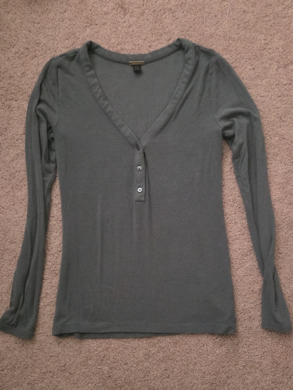 Magaschoni Long-Sleeve V-Neck Henley Top - Charcoal Gray